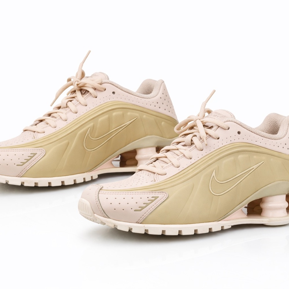 Nike Shox R4 Guava Ice Metallic Gold Women's 8.5 Y2K Retro AR3565-800